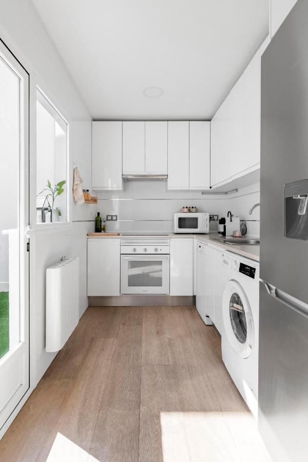 Cozy 2 Bedroom Apartment With Patio Madrid Ngoại thất bức ảnh