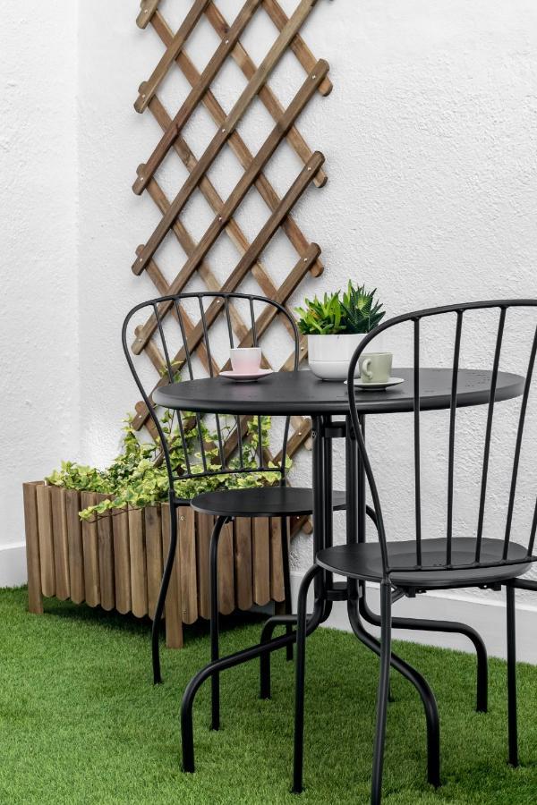 Cozy 2 Bedroom Apartment With Patio Madrid Ngoại thất bức ảnh