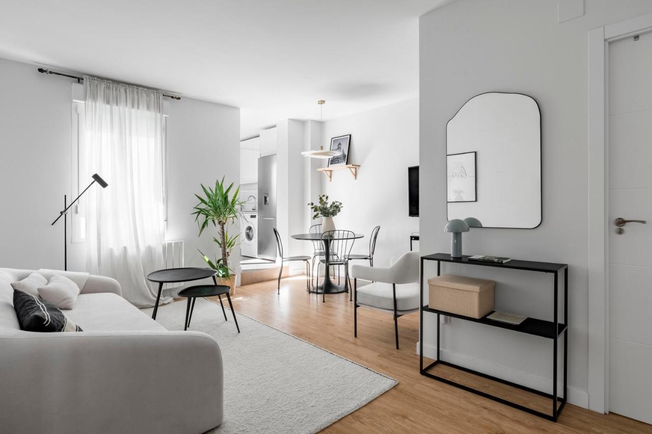 Cozy 2 Bedroom Apartment With Patio Madrid Ngoại thất bức ảnh